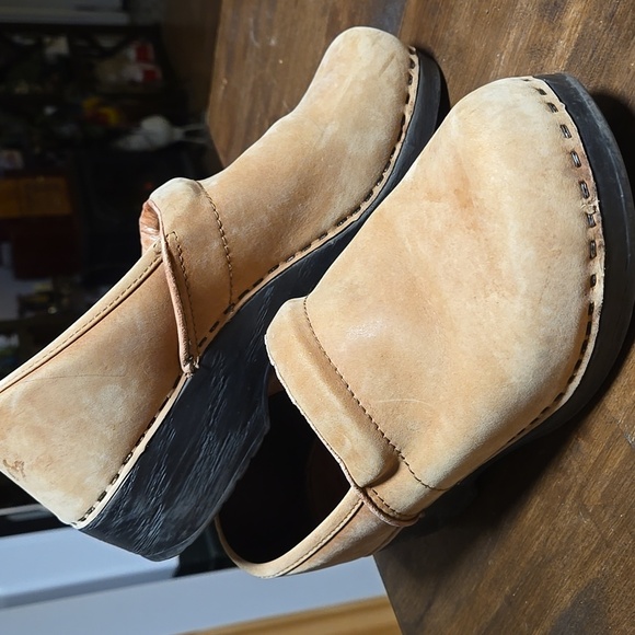 L.L. Bean Tan Suede Work Clogs Walking Clogs Womens Size 40  US 9/9.5 - Picture 2 of 7